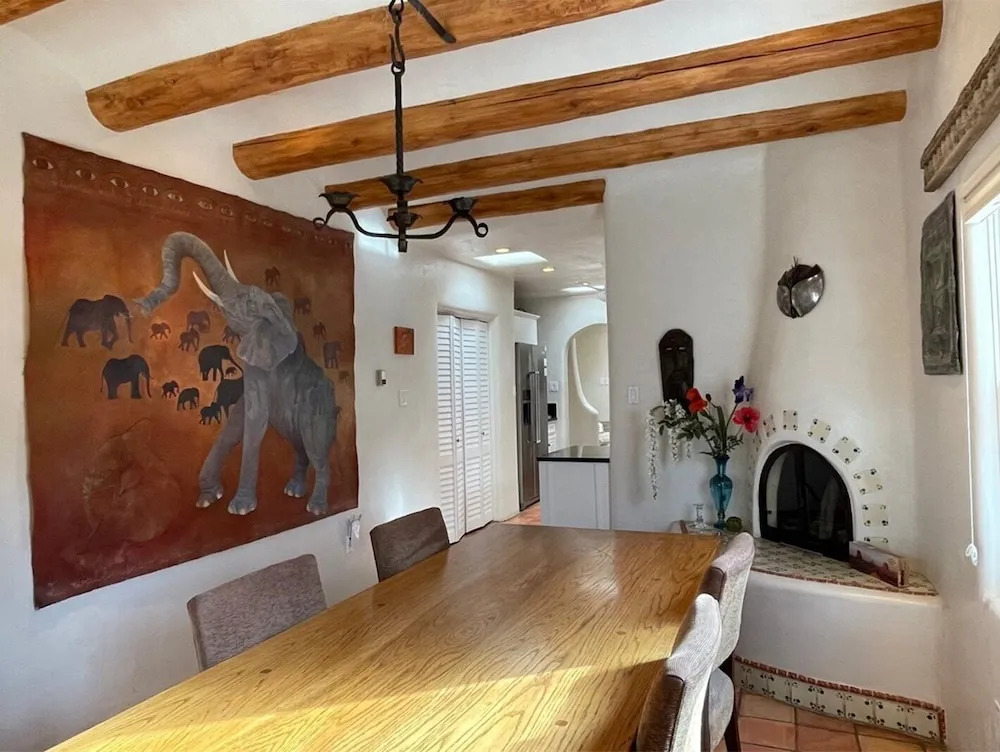 Casa De Gracia - Historic East Side Sanctuary, Perfect for Working From Home