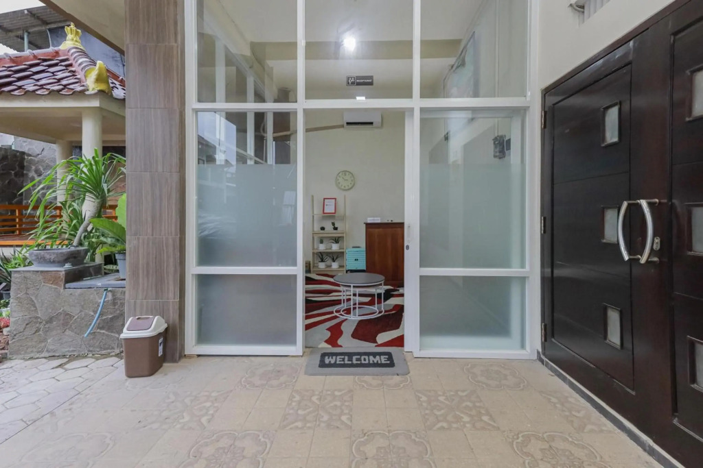 RedDoorz Syariah Near Universitas Jember