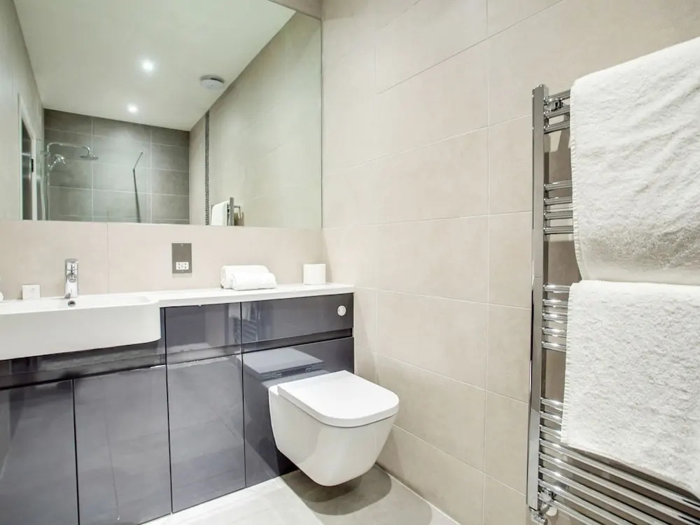 Elegant Apartment in Milton Keynes near Snozone