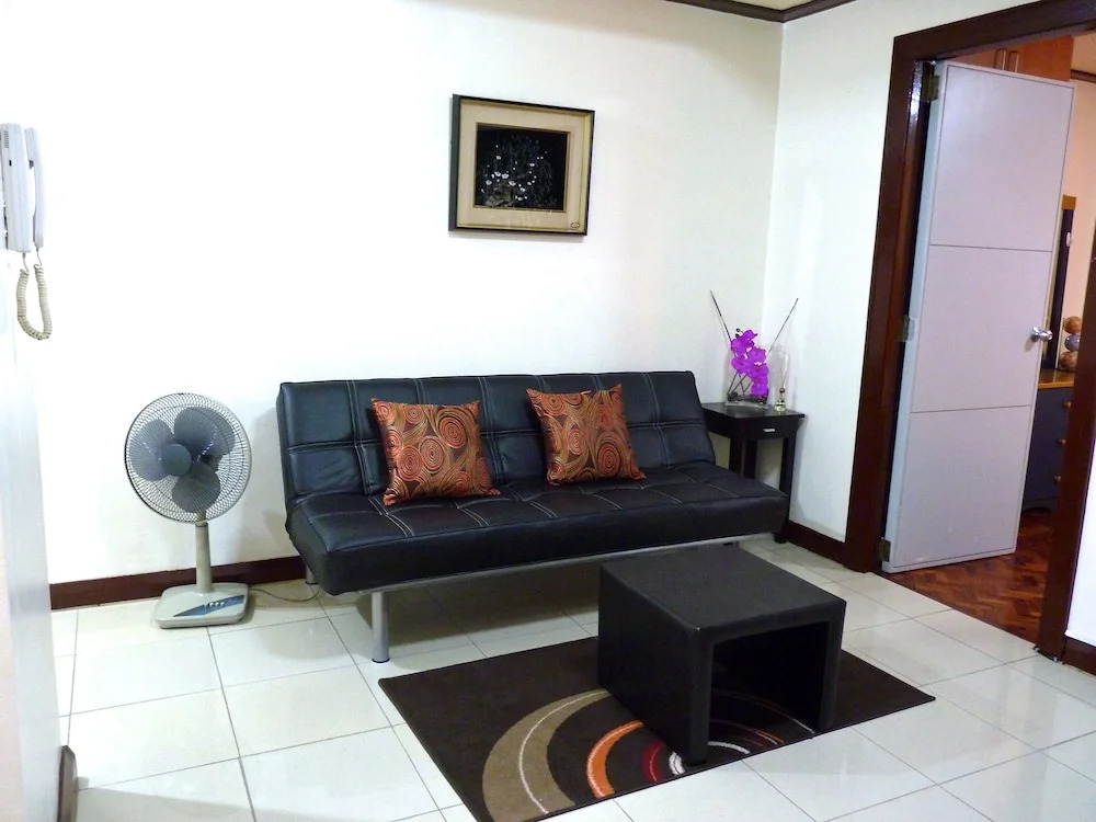 1 Br Robinsons Place Manila Rpr5