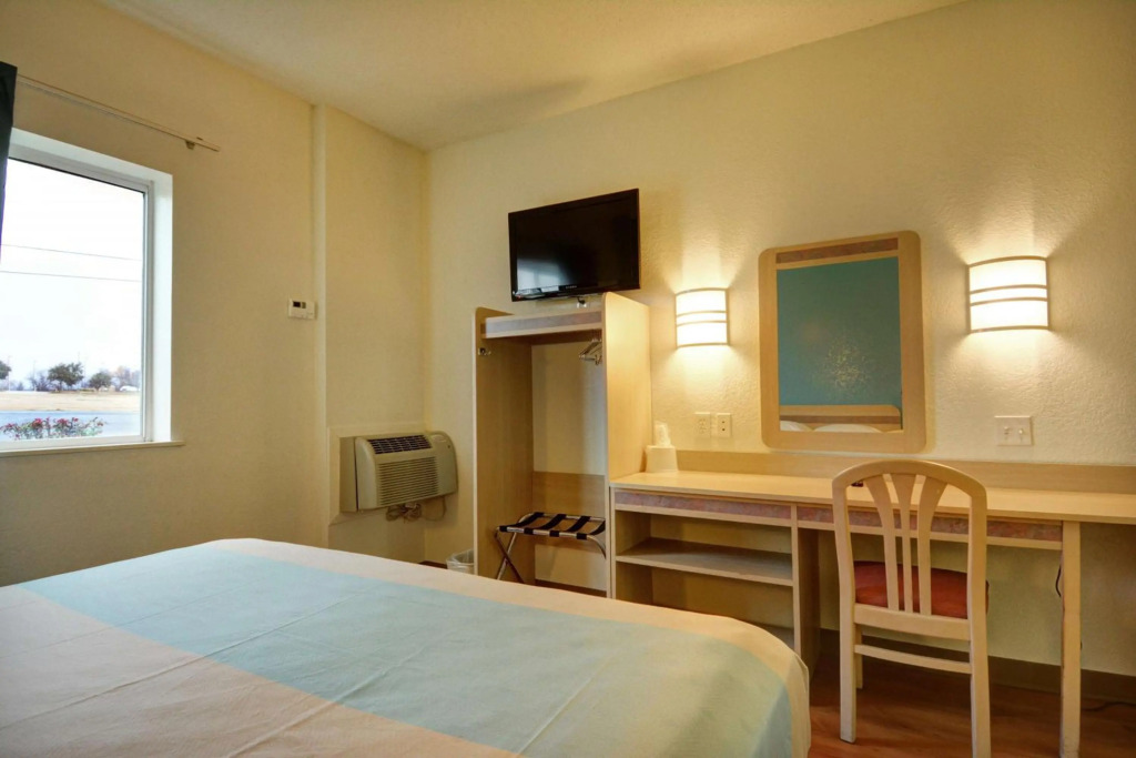 Motel 6-Denison, TX