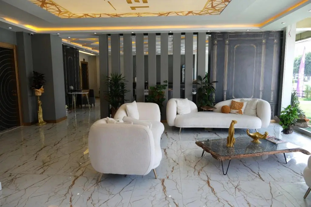 Dorel The Hotel