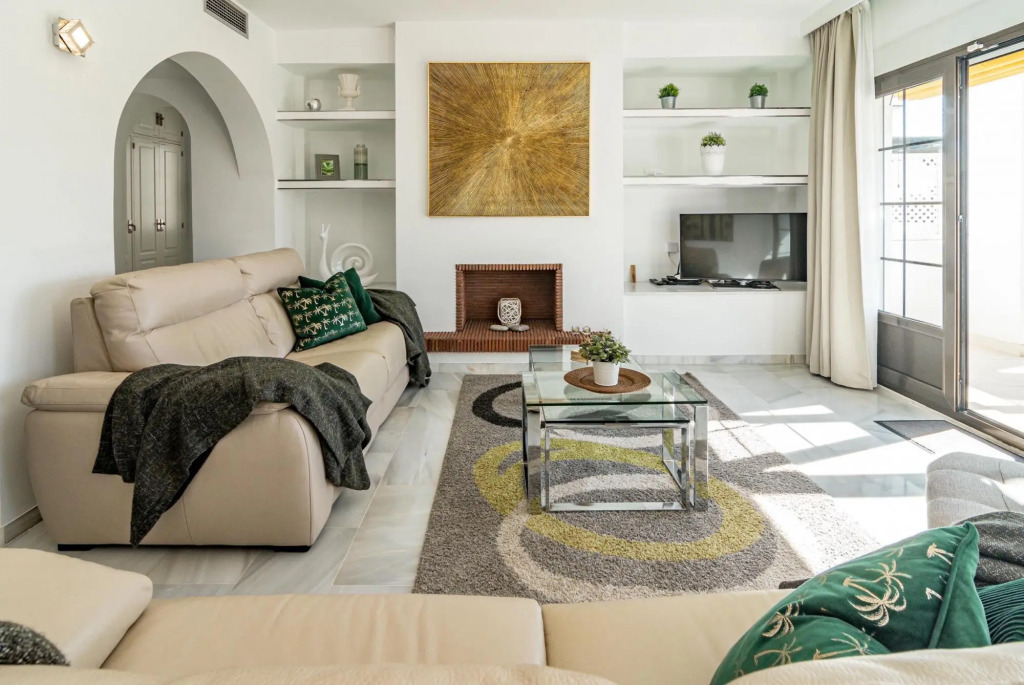 AB4 - vacation home, Marbella by Roomservices