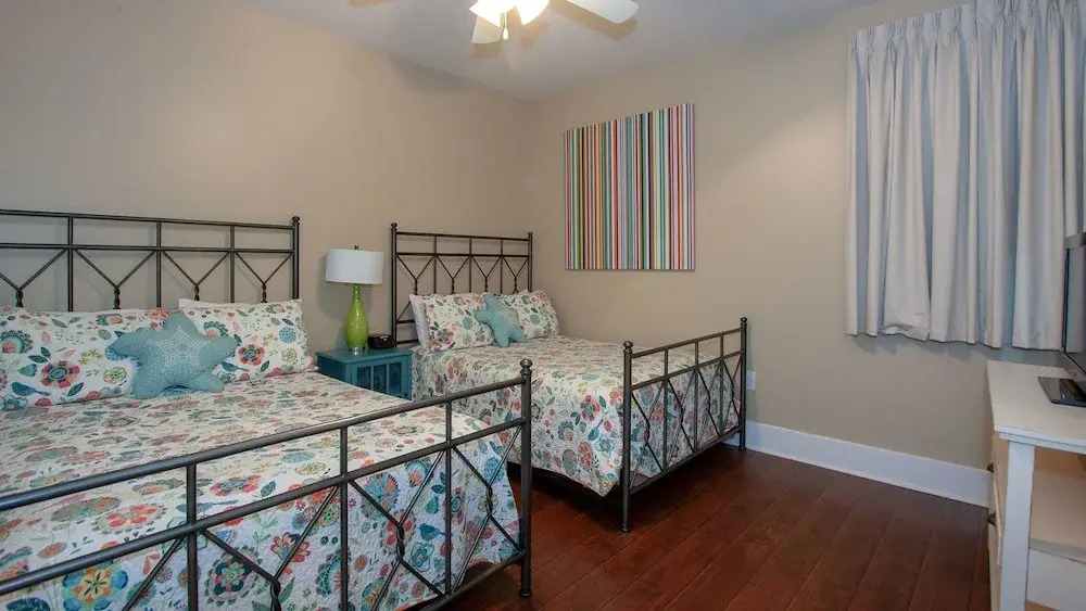 Two Bedroom Condo Stunning Views - Unit Crc0216