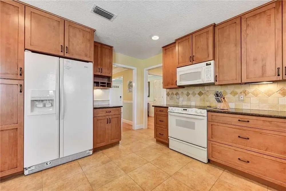 Ocean Escape, 3 Bedrooms, Pet Friendly, Private Pool, Wifi, Sleeps 7