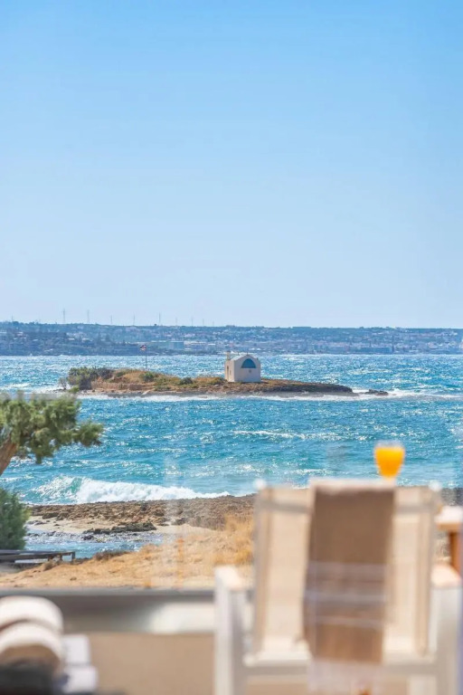 Pyrgos Blue