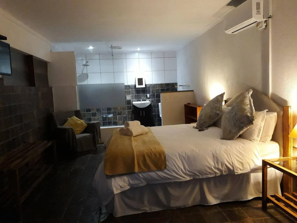 Autumn Breeze Manor Guest House
