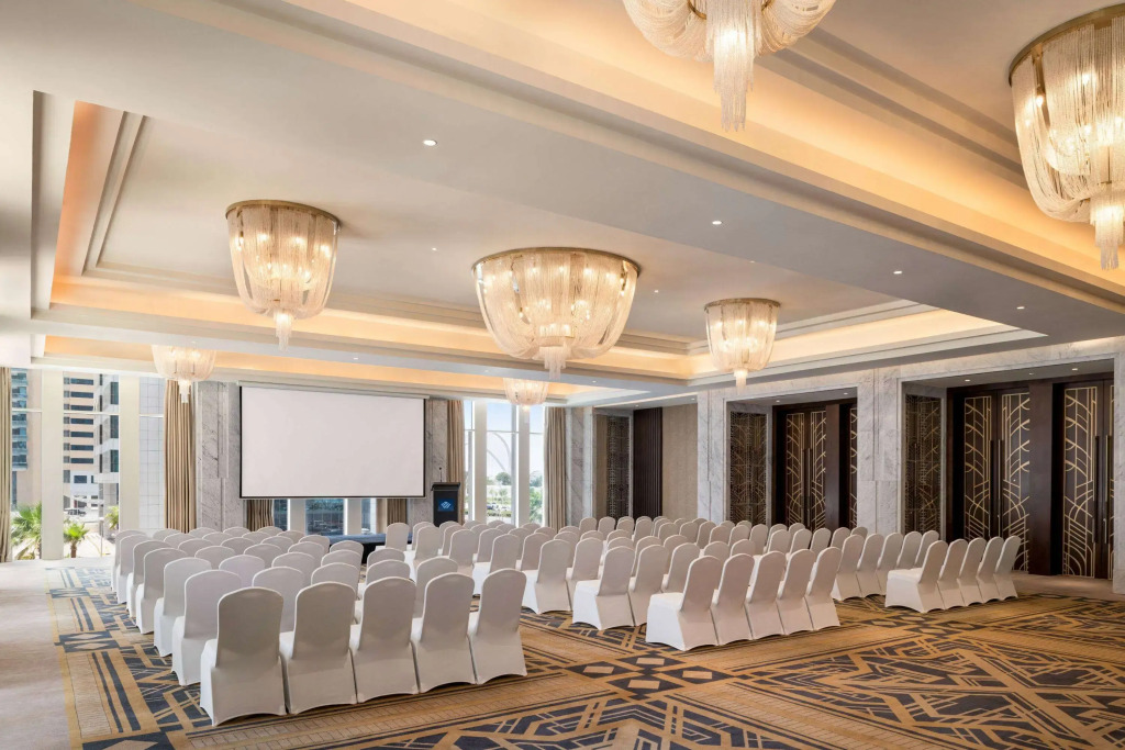 Wyndham Grand Doha West Bay Beach