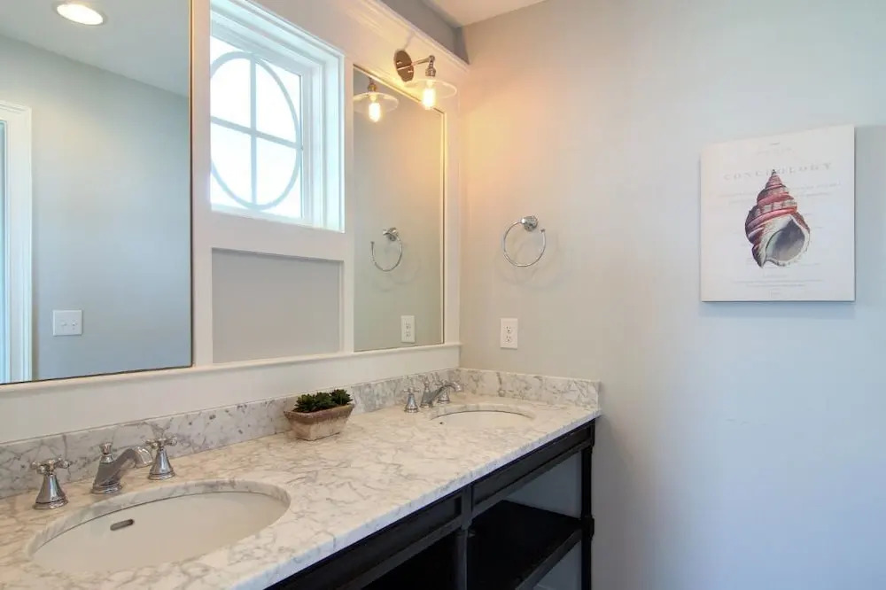Latitudes - 5 Br Home