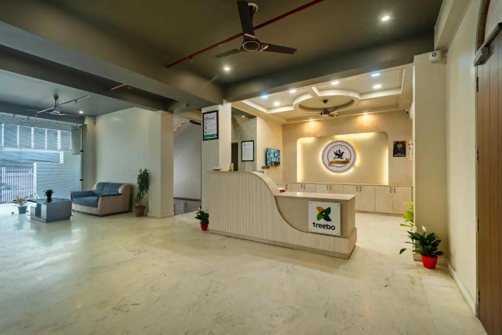 Treebo Aashirwad Bliss Inn With Swimming Pool