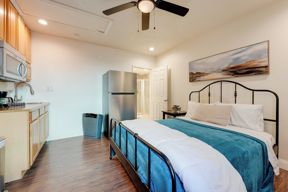Fish & Kayak: Palm Harbor Studio w/ Pool Access!