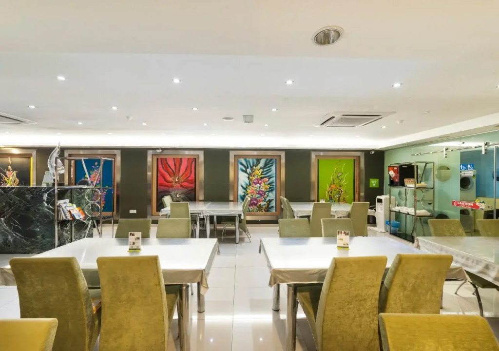One Avenue Hotel