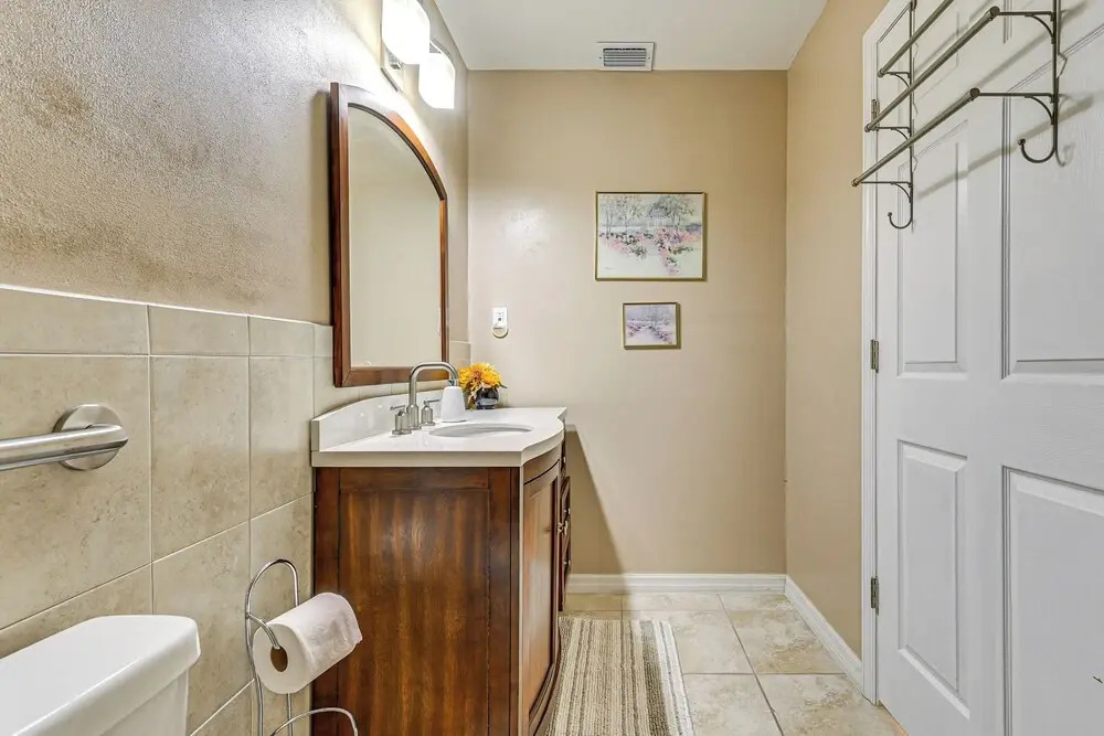 10 Mi to Adventure Island: Home w/ Fenced Yard!