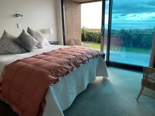Sunbrae Shores Retreat