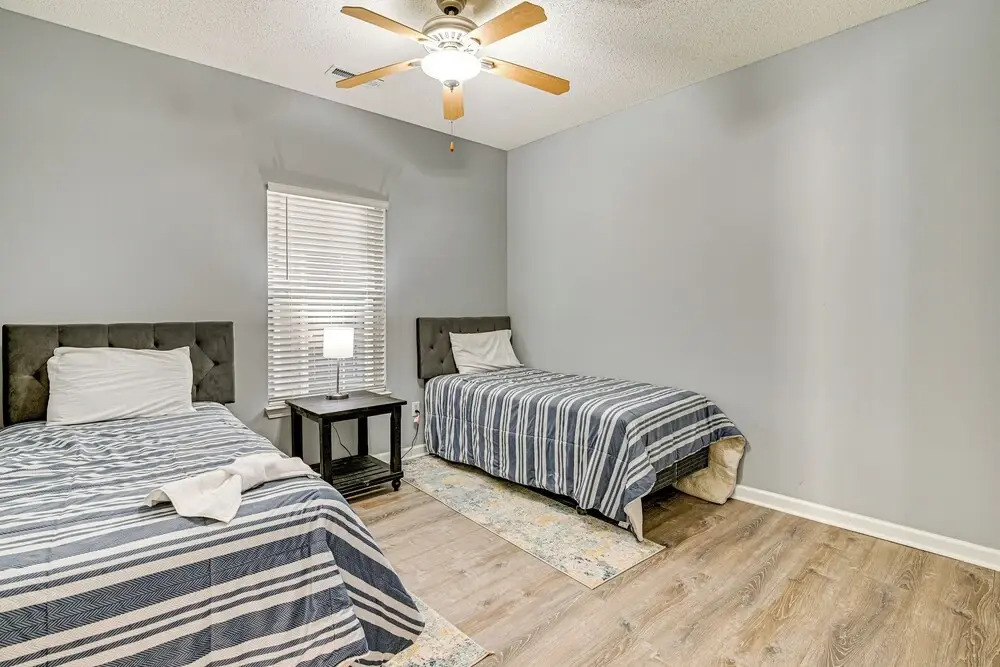 Pool + Hot Tub: Lake-view Condo in Surfside Beach!