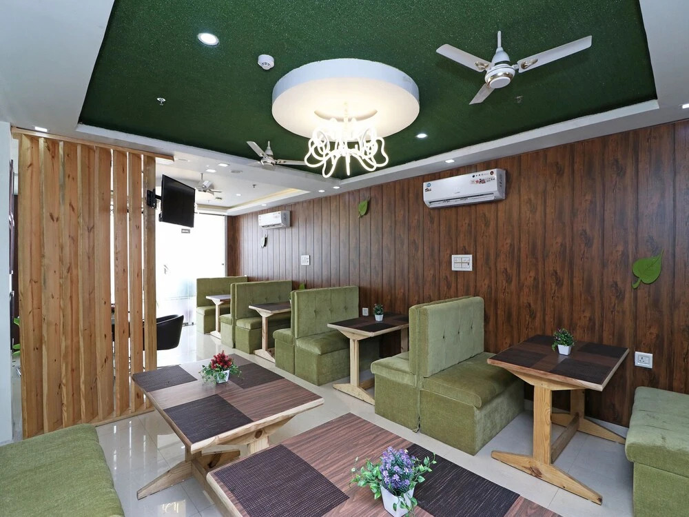OYO 14909 Hotel Vivid