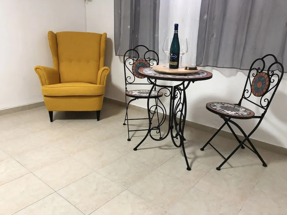 Apartment Halper