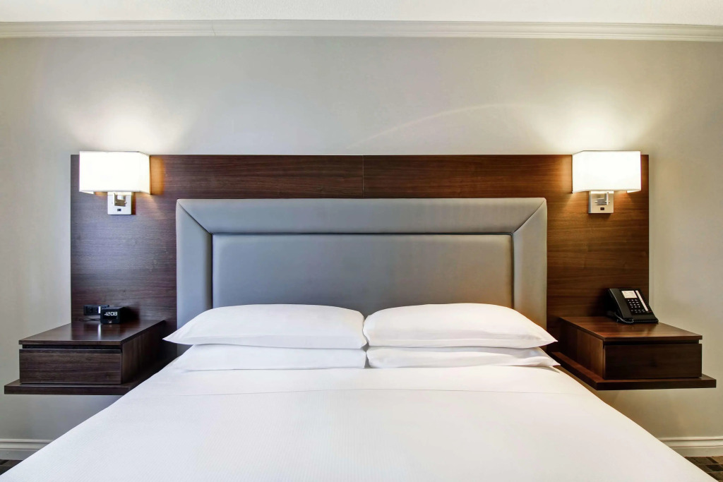 DoubleTree by Hilton Toronto Downtown