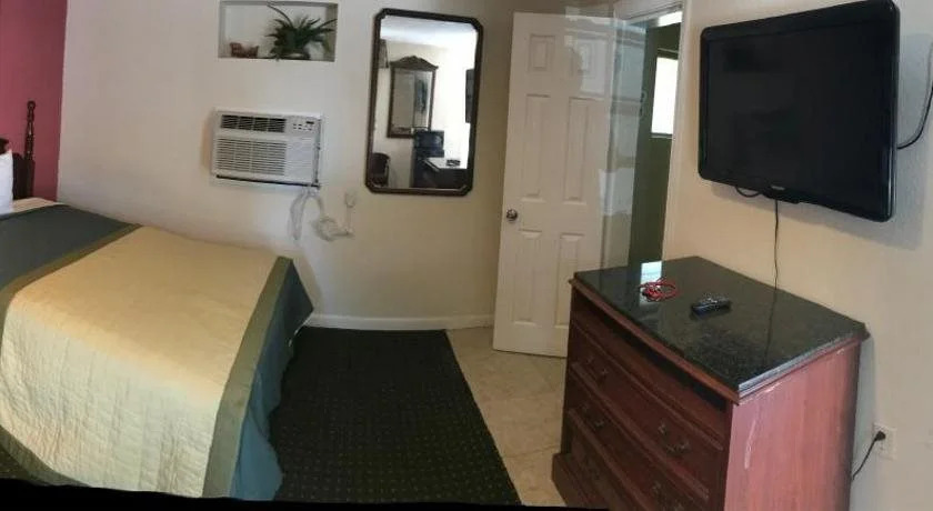 Camden Inn & Suites