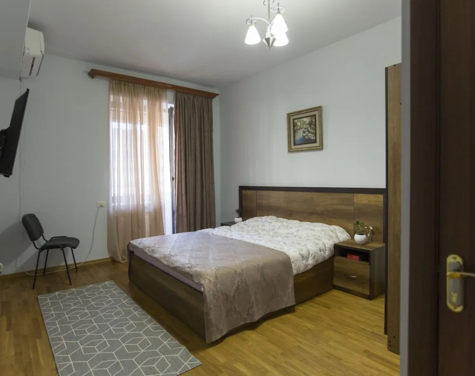 Cozy Apartment on Republic Square
