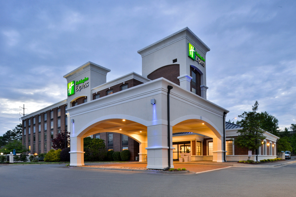 Holiday Inn Express Winston-Salem Medical Ctr Area