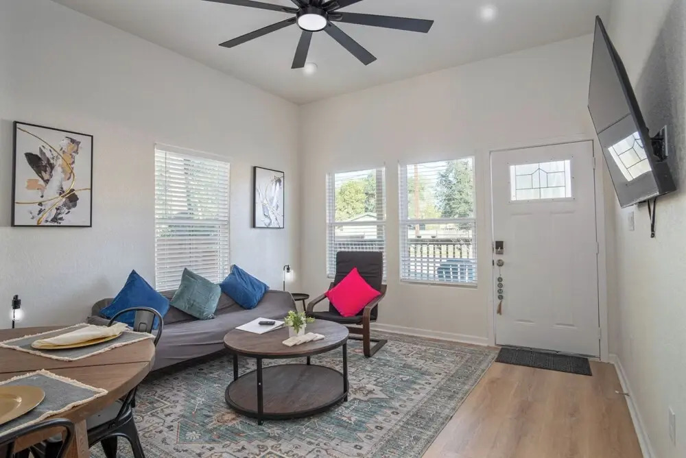 Pristine 3 BR/ 2BA Abode Close to Lovely Downtown!