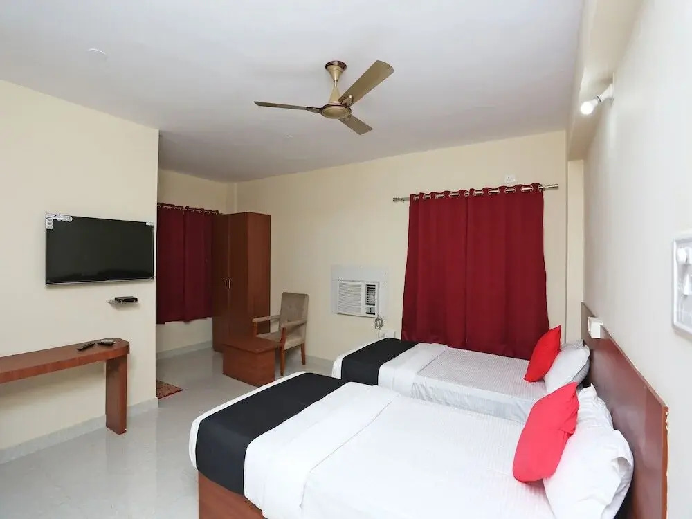 Ekamra Inn by OYO Rooms