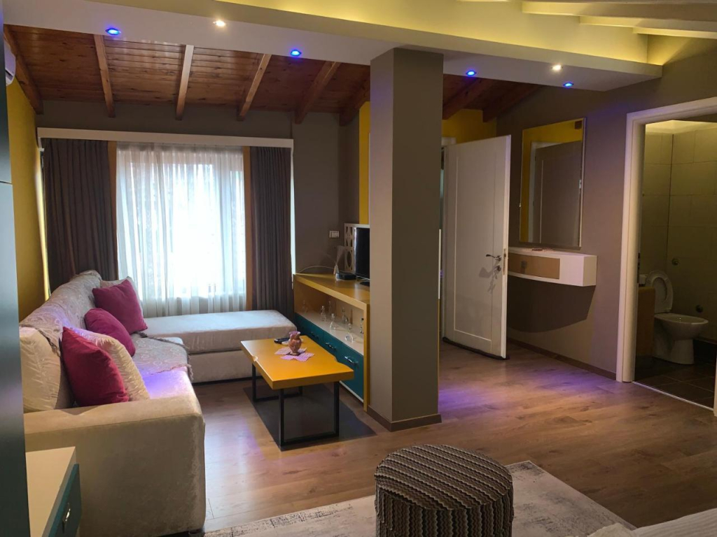 Guest House People