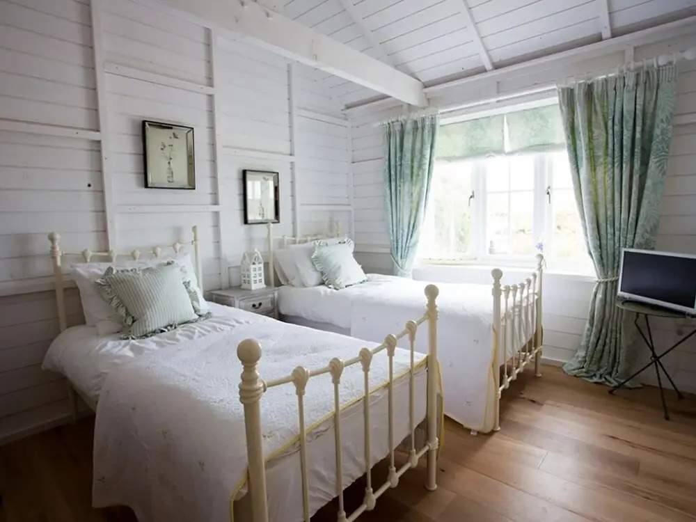 Lligwy Beach Cottage