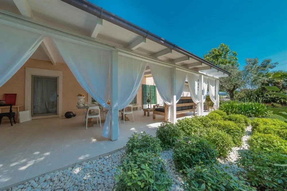 Casa Angela 6, Emma Villas