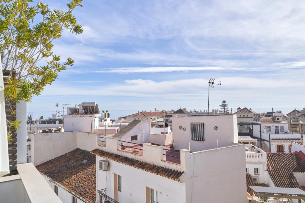 Luxury 1st floor apartment in Nerja