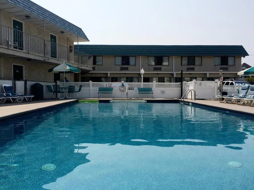 Sand Pebble Motor Lodge
