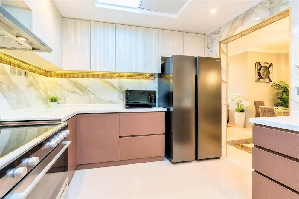 Luxurious 5 Bedroom Duplex with terrace & sea view