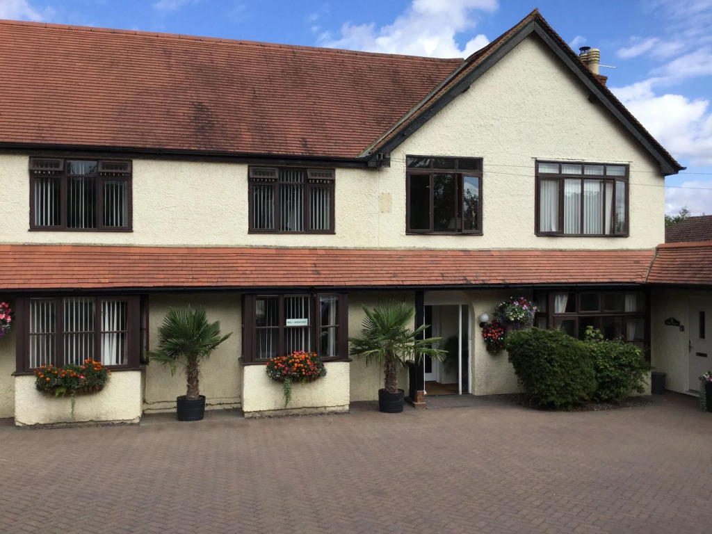 High Hedges Apartments