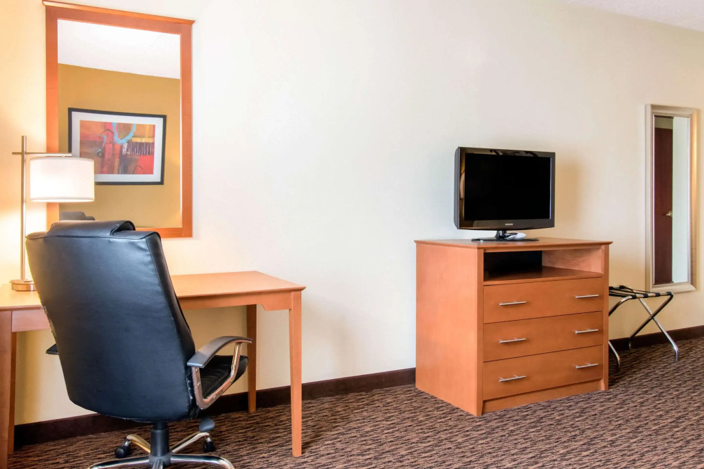 University Hotel & Suites Shippensburg, Trademark by Wyndham