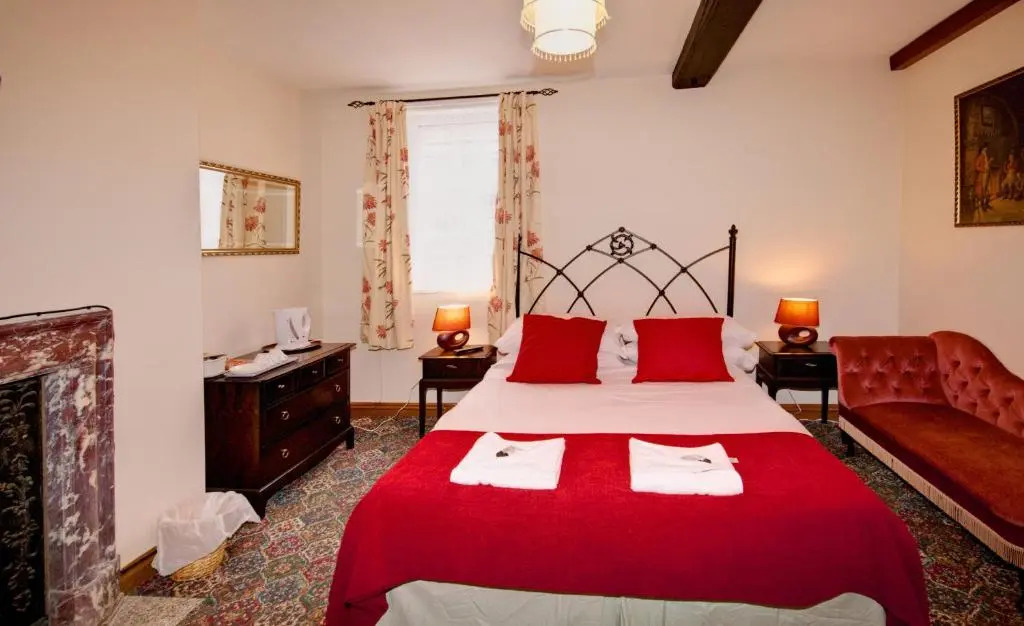 The George Hotel