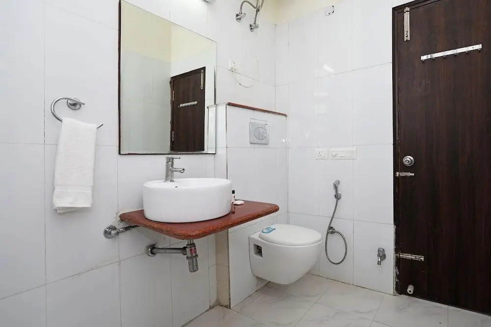 OYO 10928 Go Rooms