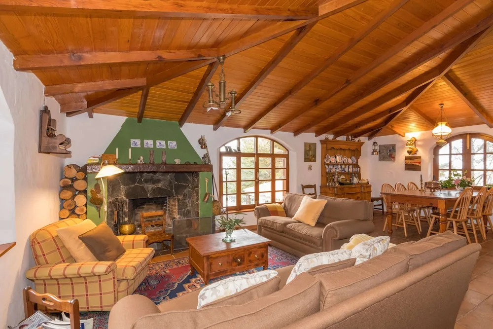 Casa Vacacional con Piscina en Caideros