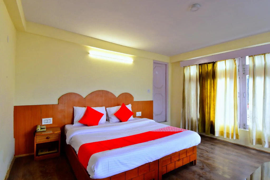 OYO Flagship 30387 Pine View Hotel Manali