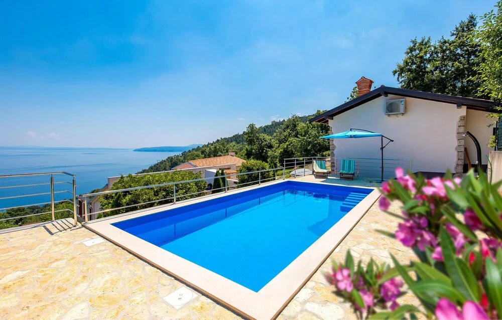 Lovely Home In Lovran