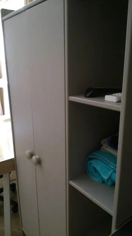 Kingsize Bed 2x2,20 Comfort Super Wifi 70 Mbps Studio!