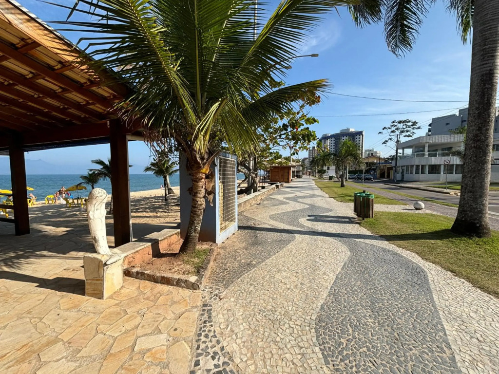 Apartamento beira mar com wifi, ar condicionado, 1 garagem, Check in 11h e Check out 15h