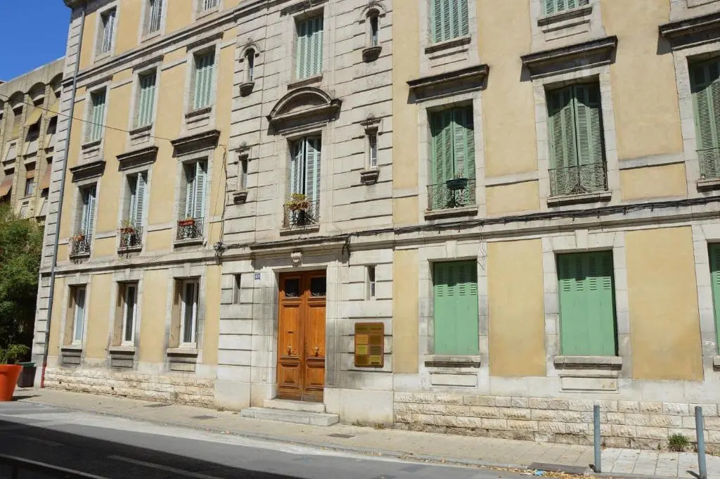 Appartement intra muros 8 personnes climatisé Wifi stationnement facile