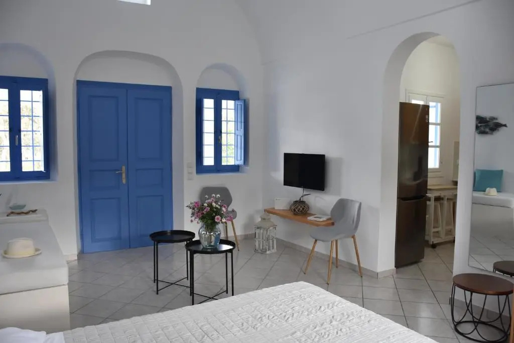 Spacious veranda, house for 3, in the village.