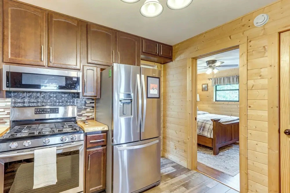Deck, Panoramic Views: Serene Mineral Bluff Cabin