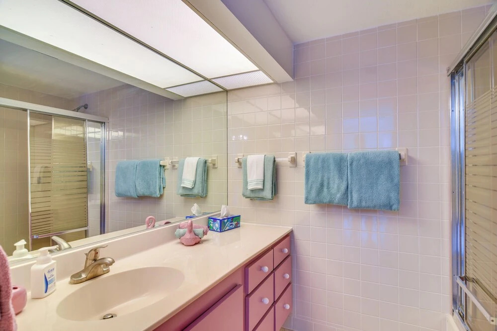 Sand, Sun & Poolside Fun! Madeira Beach Retreat