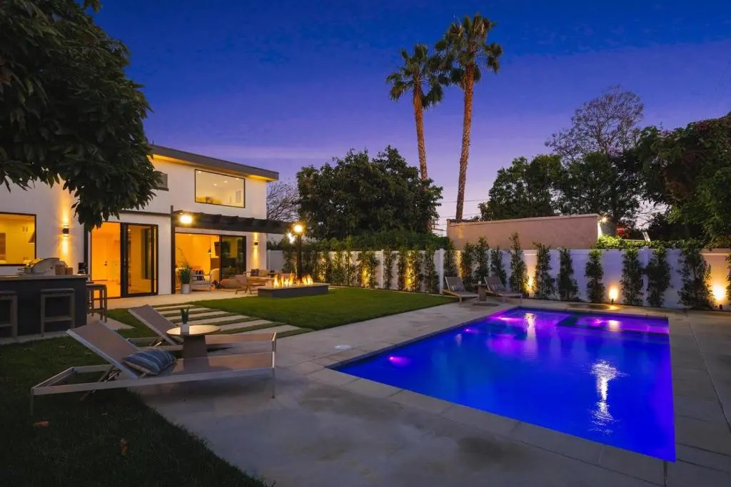 Curson Modern