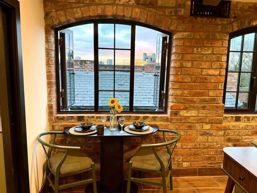 2 Boutique Apts Parisian Gold Bath BHM