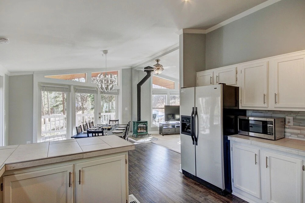 Ski Hill 3 Bedroom Home by Redawning
