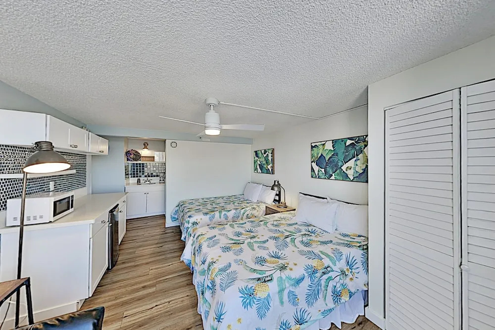 Hawaiian Monarch 2108 Condo by Redawning